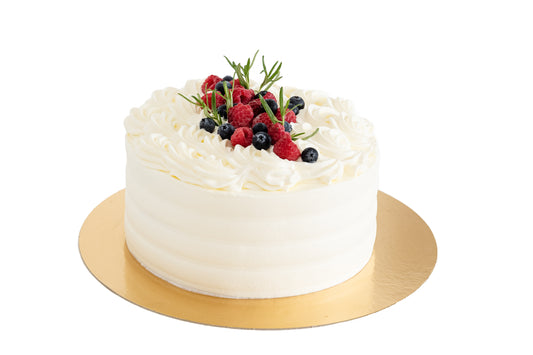 Kermakakku marjakoristeilla